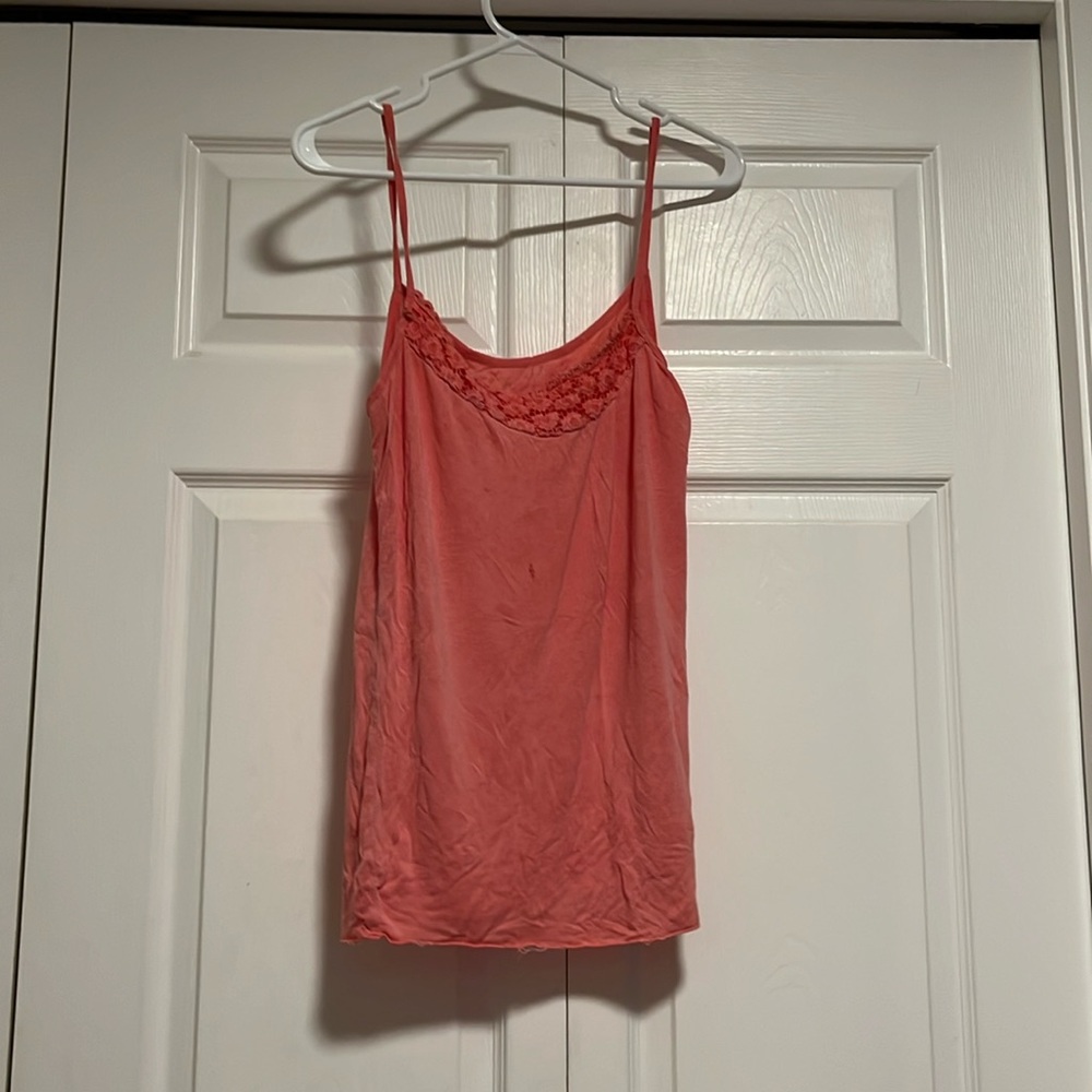 pink tank top